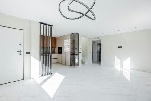 Partisi ruangan gypsum aluminium dan kaca